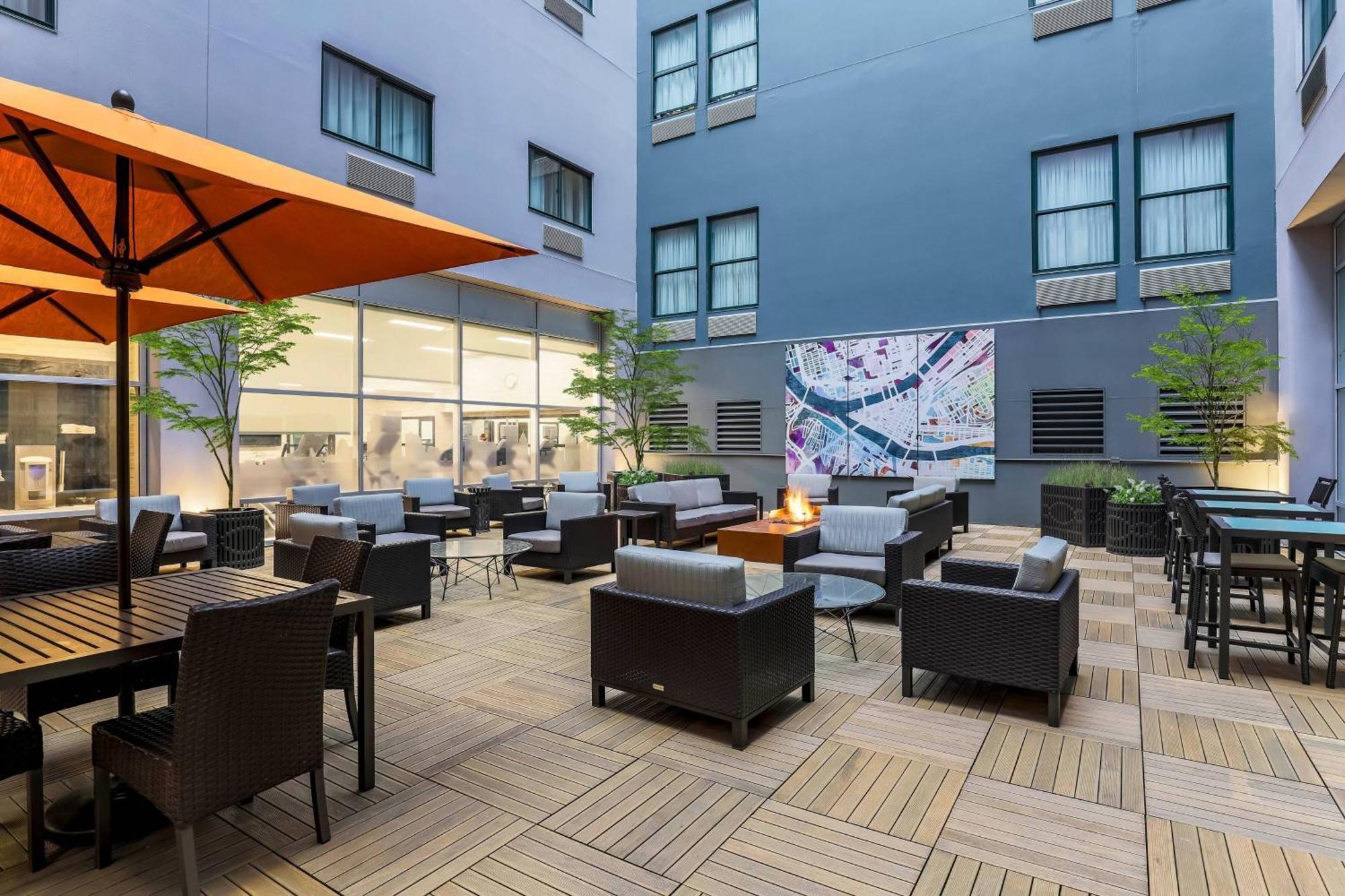 Courtyard By Marriott Pittsburgh Downtown Hotel Ngoại thất bức ảnh