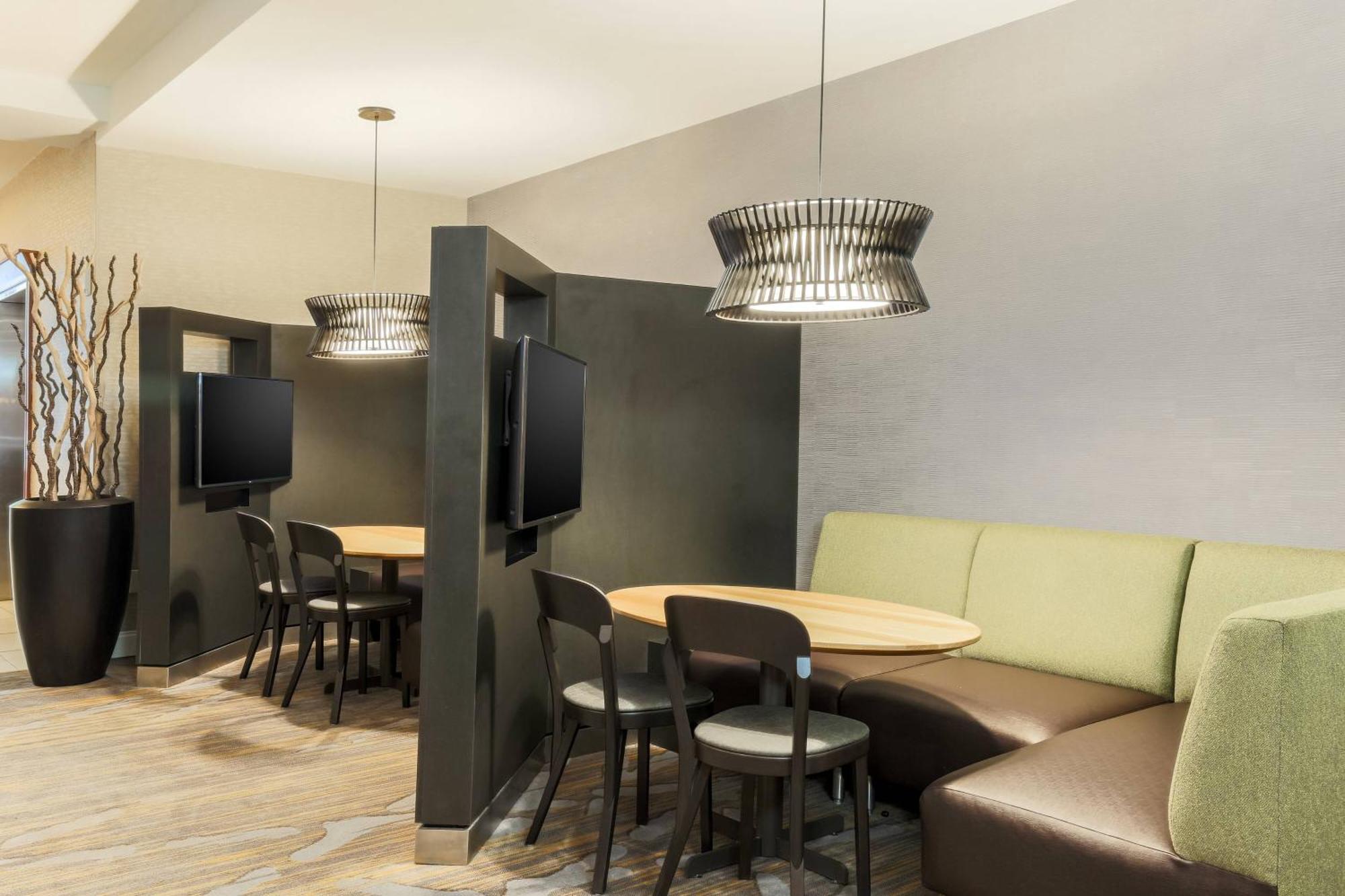Courtyard By Marriott Pittsburgh Downtown Hotel Ngoại thất bức ảnh